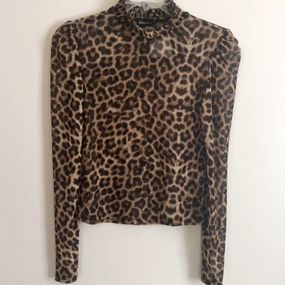 Leopard🐆 Print Top - Picture 2 of 5